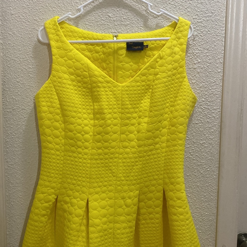 Just...Taylor Yellow Textured Fit-and-Flare Dress with Black Hem size 10 - Picture 2 of 7